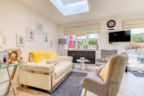 125 Appletree Lane, Redditch, B97 6TS