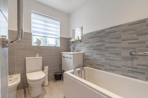 125 Appletree Lane, Redditch, B97 6TS