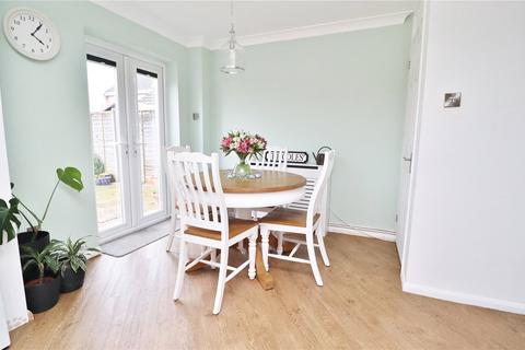 3 Foxes Close, Verwood, BH31 6JZ