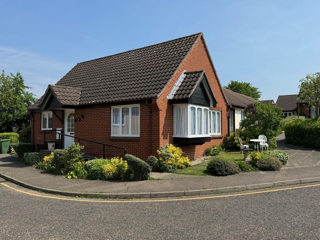Newnham Green, Maldon 2 bed terraced bungalow for sale £285,000
