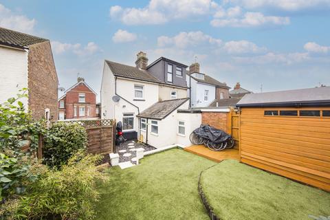 2 bedroom semi-detached house for sale, Springfield Road, Southborough