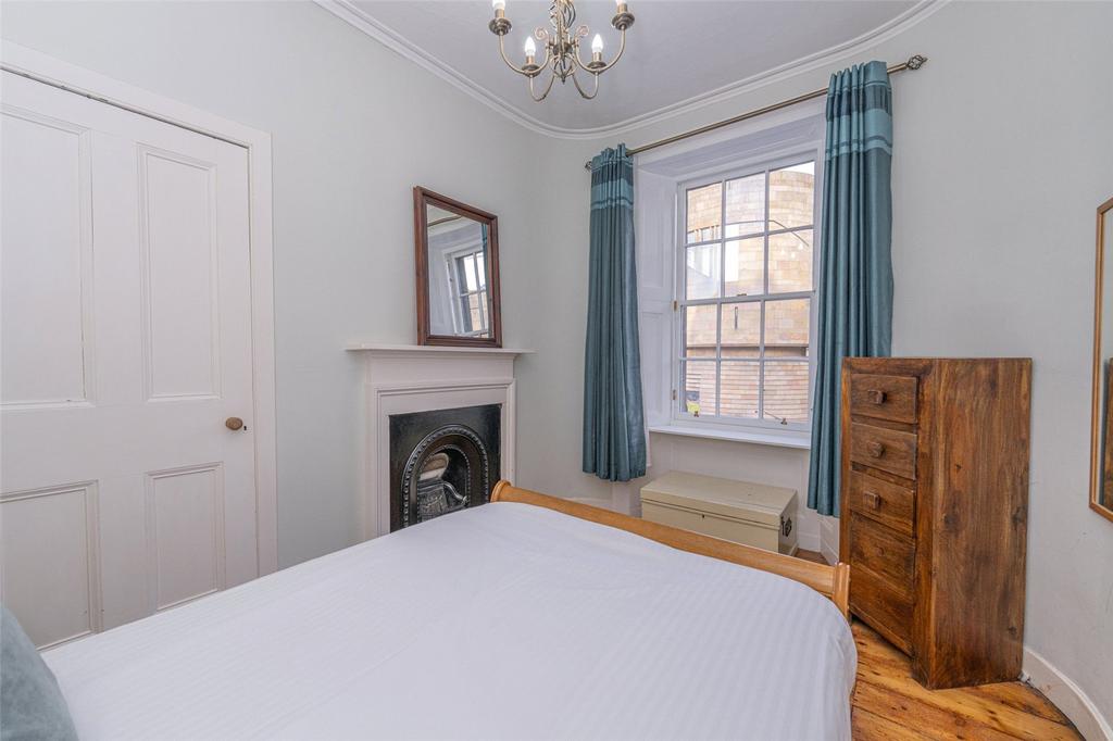 Bedroom 1 Alt