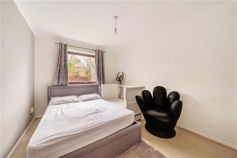 20 Perry Close, Uxbridge, UB8 3HR