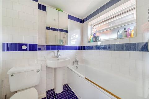 20 Perry Close, Uxbridge, UB8 3HR