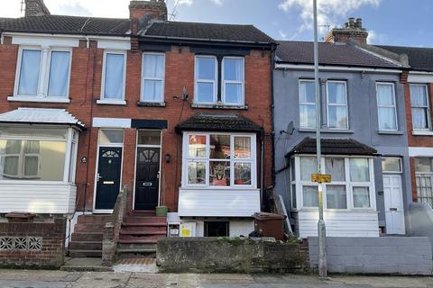 3 bedroom terraced house for sale, Canterbury Street, Gillingham, ME7