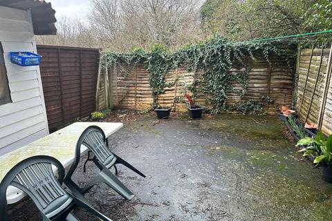 House share to rent, Wellington Road, Feltham