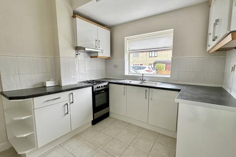 2 bedroom terraced house to rent, Healey Street, Batley