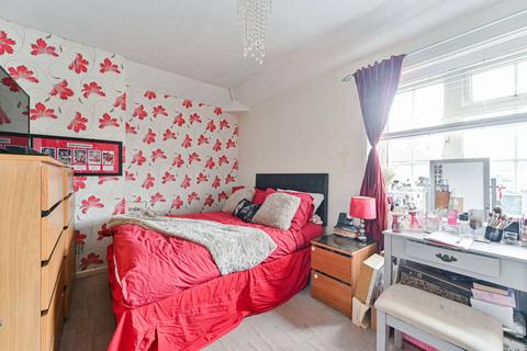 3 bedroom end of terrace house for sale - Downderry Road, Bromley, BR1