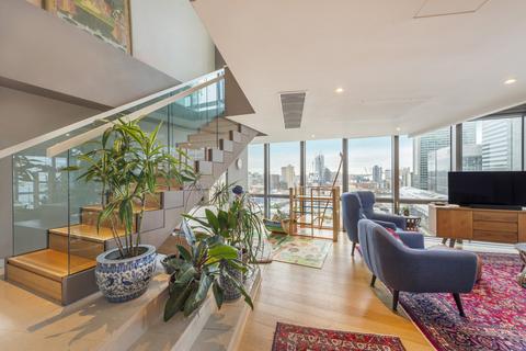 3 bedroom flat for sale, West India Quay, 26 Hertsmere Road, London