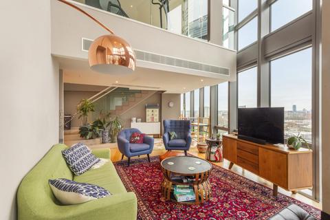 3 bedroom flat for sale, West India Quay, 26 Hertsmere Road, London