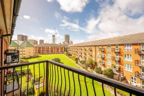 2 bedroom flat for sale, Basque Court, Canada Water, London, SE16
