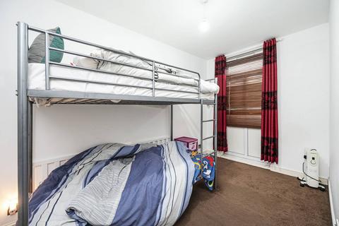 3 bedroom flat for sale - Maddams Street, Bow, London, E3