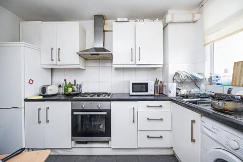 3 bedroom flat for sale, Maddams Street, Bow, London, E3