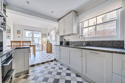 4 bedroom end of terrace house for sale, Merchland Road, London SE9