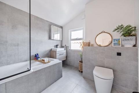 64 Lannoy Road, London, SE9 2BN