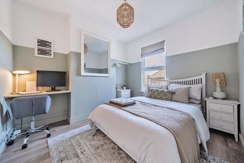 64 Lannoy Road, London, SE9 2BN
