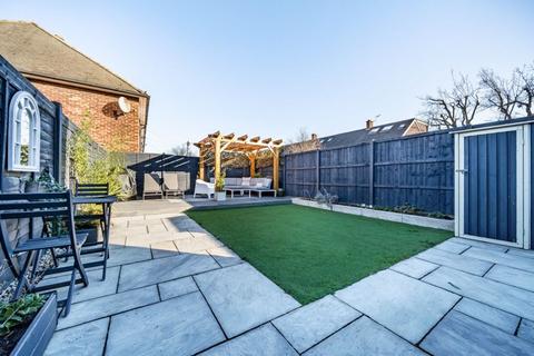 64 Lannoy Road, London, SE9 2BN