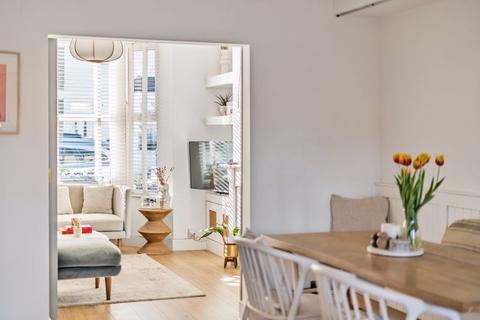 64 Lannoy Road, London, SE9 2BN