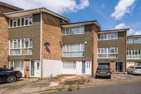 3 Ellis Close, London, SE9 3UR