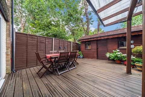 3 Ellis Close, London, SE9 3UR