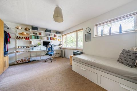 3 Ellis Close, London, SE9 3UR