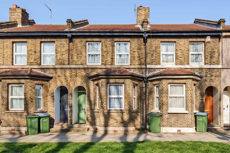 Footscray Road, New Eltham SE9 2 bed terraced house for sale £375,000