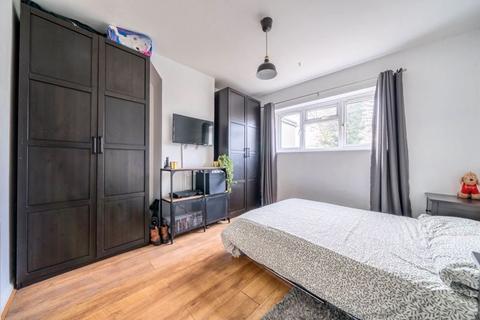 10 Queenscroft Road, London, SE9 5EH
