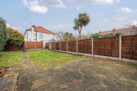 25 Thaxted Road, London, SE9 3PU