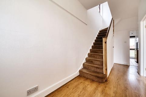 25 Thaxted Road, London, SE9 3PU