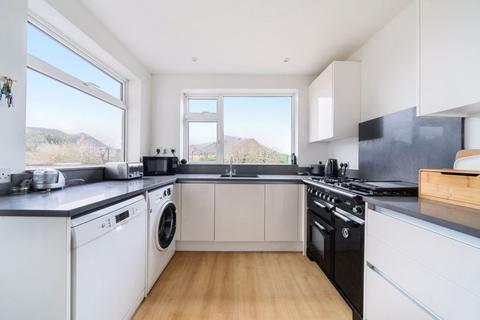44 Domonic Drive, London, SE9 3LJ
