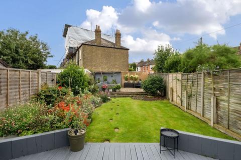 8 Craigton Road, London, SE9 1QF