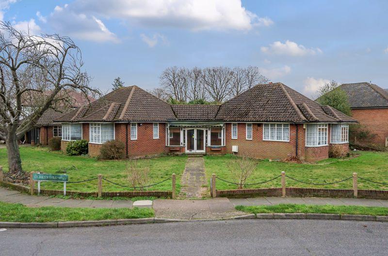 Marlings Park Avenue, Chislehurst BR7 3 bed detached bungalow for sale