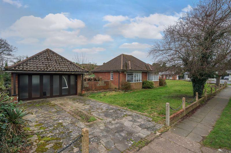 Marlings Park Avenue, Chislehurst BR7 3 bed detached bungalow for sale