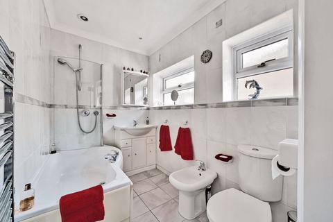 8 Nutfield Way, Orpington, BR6 8EU