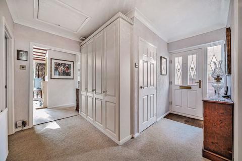 8 Nutfield Way, Orpington, BR6 8EU