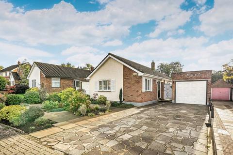 8 Nutfield Way, Orpington, BR6 8EU