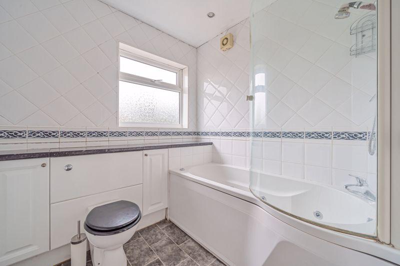 Bathroom shot 2