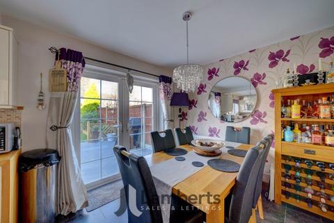 14 Badbury Close, Studley, B80 7RS