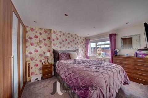 14 Badbury Close, Studley, B80 7RS