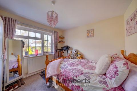 14 Badbury Close, Studley, B80 7RS
