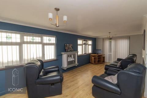 4 bedroom chalet to rent, Upper Stafford Avenue, New Costessey, Norwich
