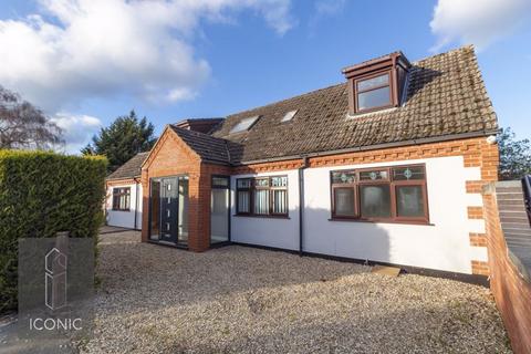 4 bedroom chalet to rent, Upper Stafford Avenue, New Costessey, Norwich
