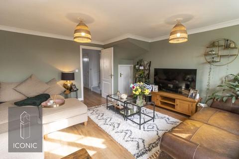 52 Beckside, Horsford, Norwich, NR10 3SY