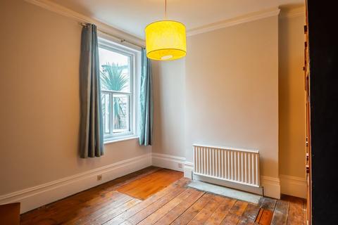 2 bedroom apartment for sale, Coppetts Road, London, N10