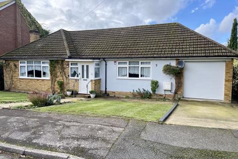 3 Trystings Close, Claygate, Esher, KT10 0TF