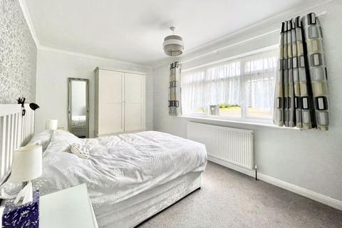 3 Trystings Close, Claygate, Esher, KT10 0TF