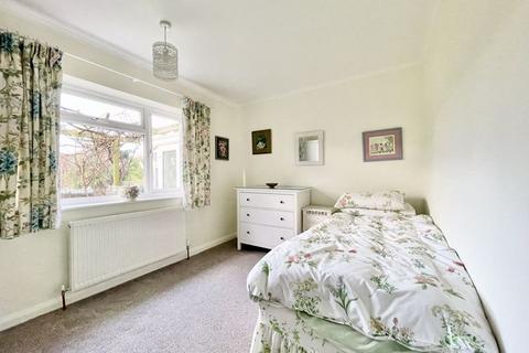 3 Trystings Close, Claygate, Esher, KT10 0TF