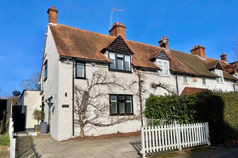 54 Vale Road, Claygate, Esher, KT10 0NJ