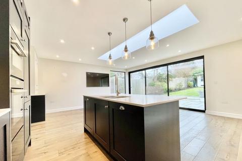 54 Vale Road, Claygate, Esher, KT10 0NJ