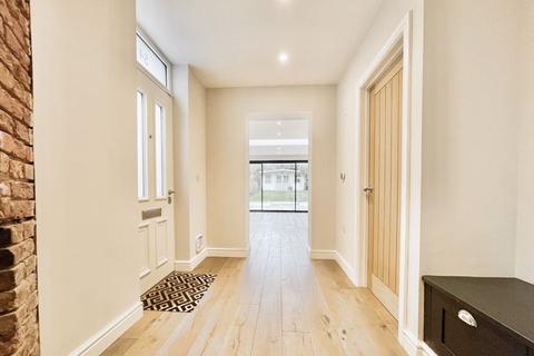 54 Vale Road, Claygate, Esher, KT10 0NJ